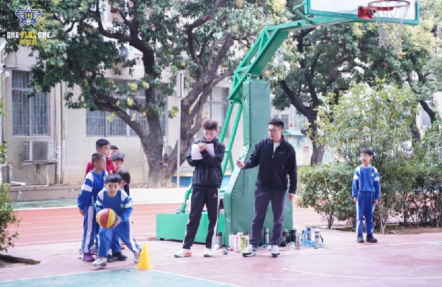 如何通过数据分析优化篮板训练效果?_0